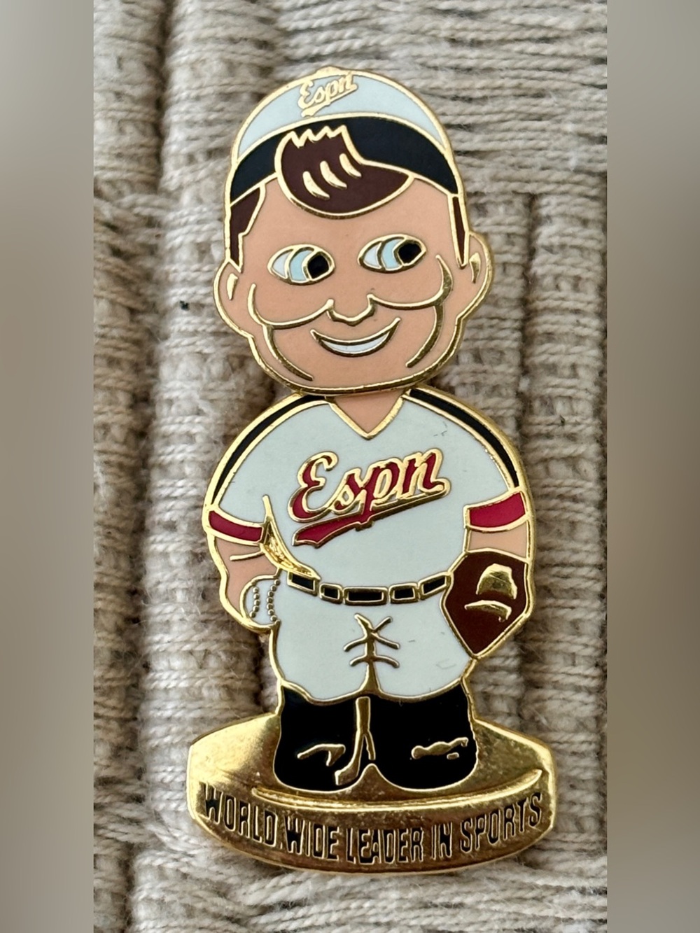ESPN x DISNEY 2004 “World Leader in Sports”Bobble Head Baseball Player Pin